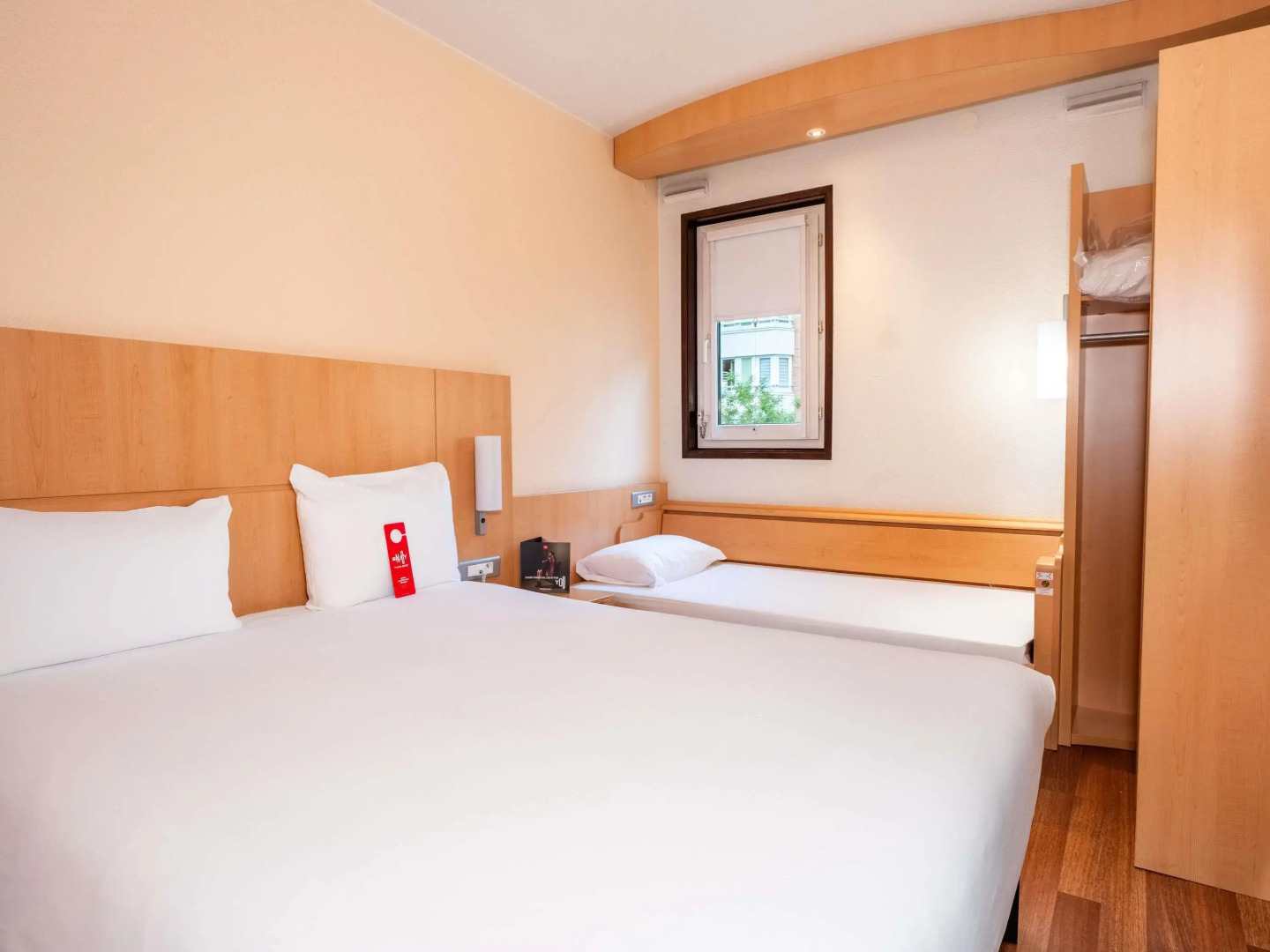 ibis Paris Pont De Suresnes