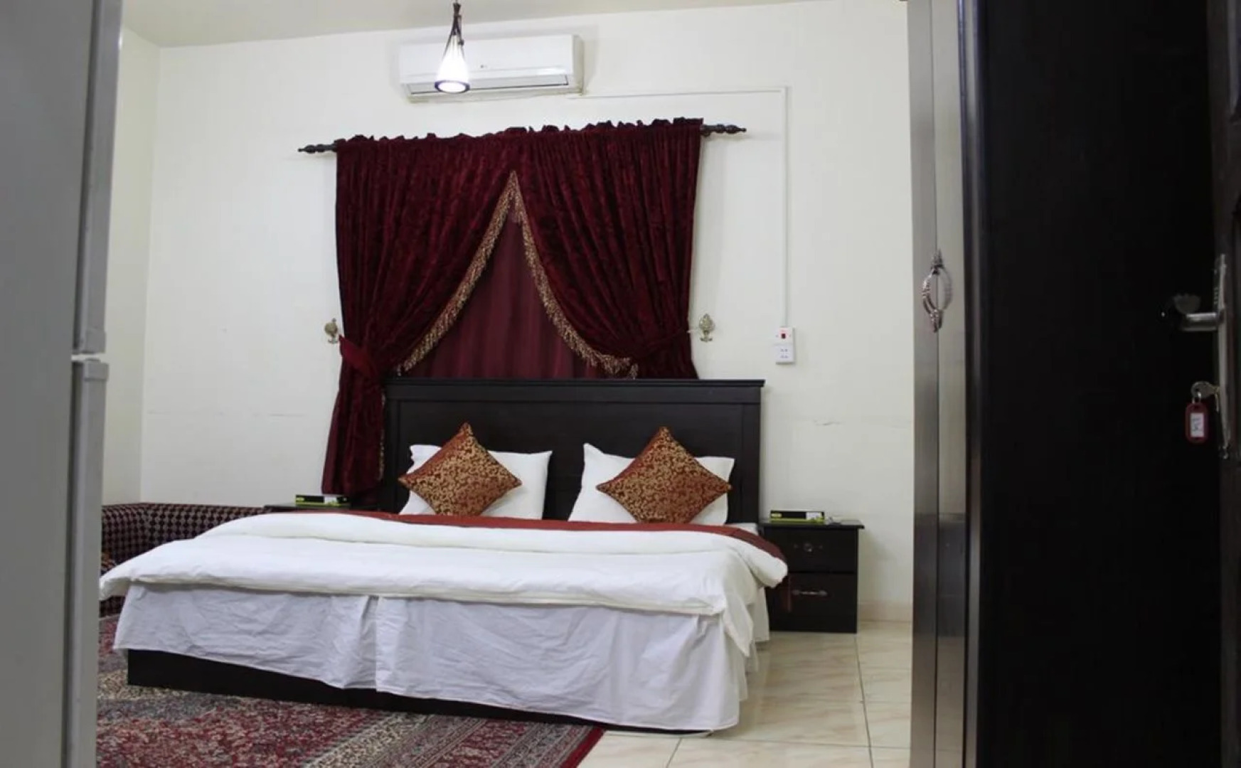 Al Eairy Furnished Apartments Al Baha 4