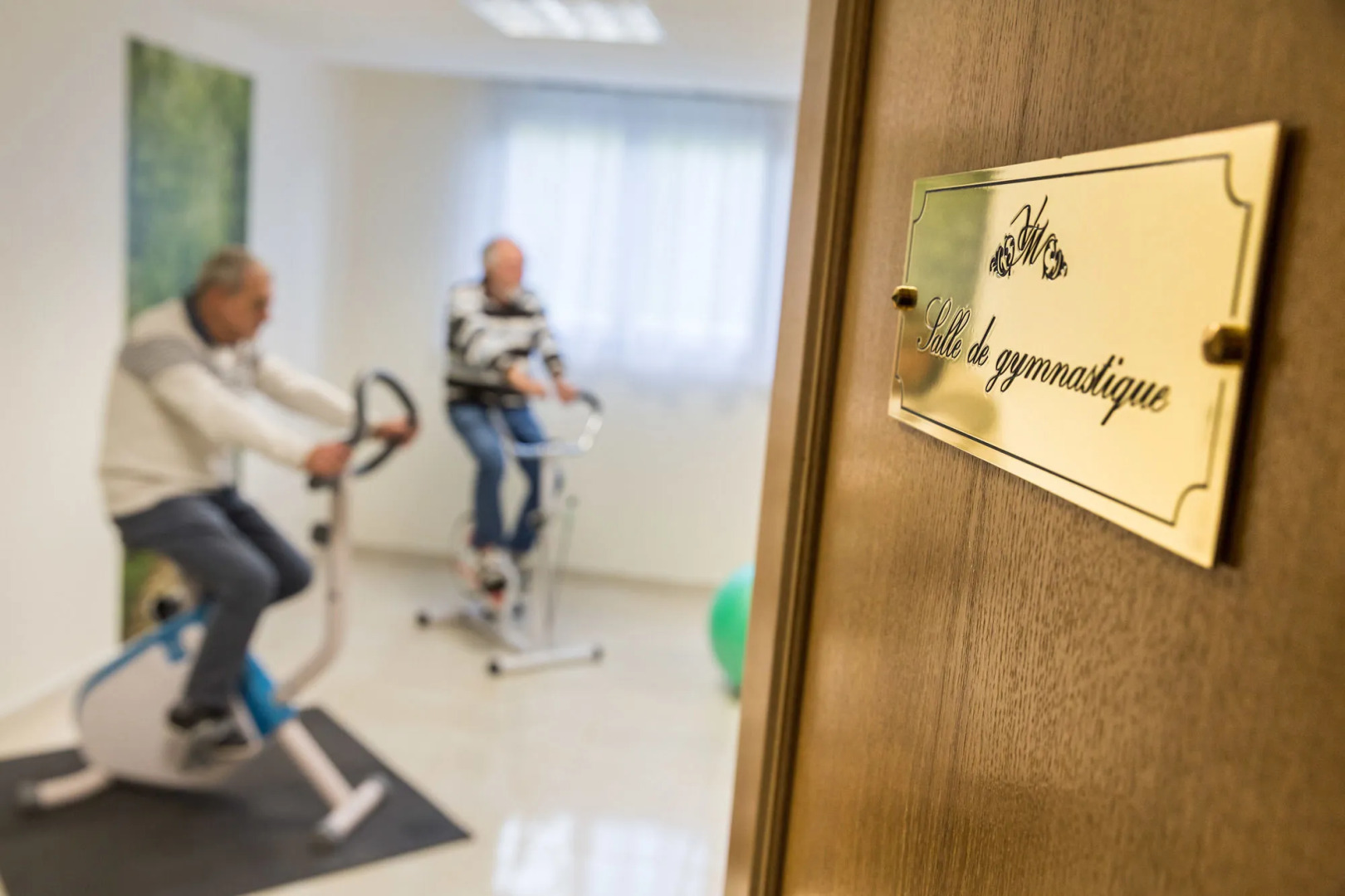 Médicis Burgundy Home