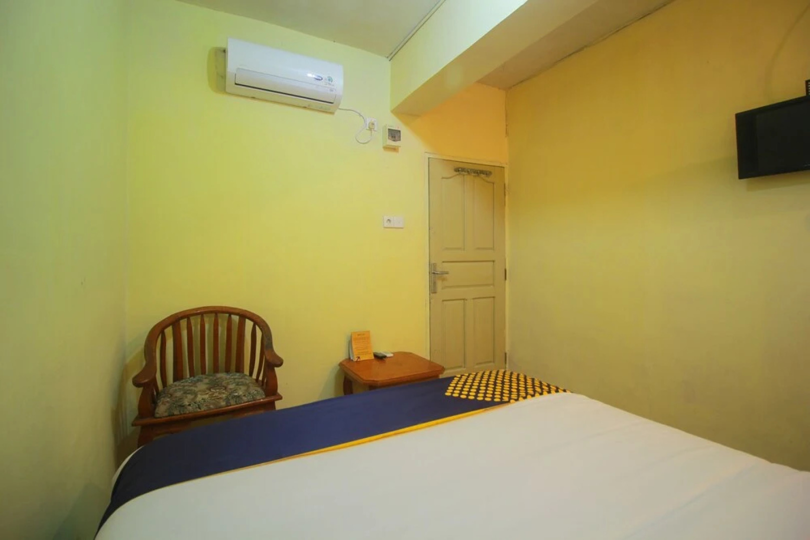 SPOT ON 2305 Andys Nur Penginapan