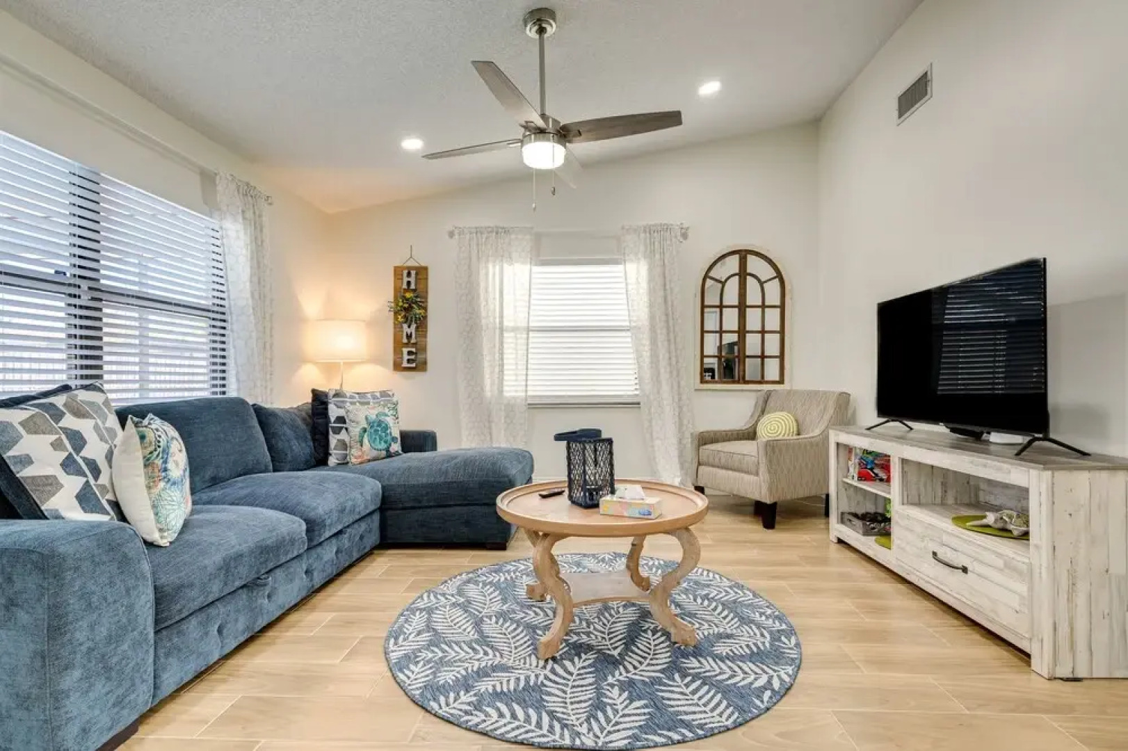 Port Richey Home w/ Pool, Near Beach Park!