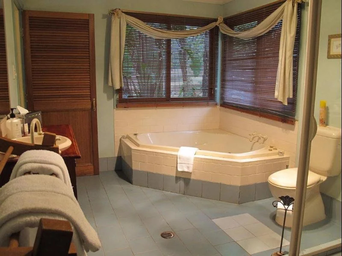 Maz's Tamborine Mountain Accommodation