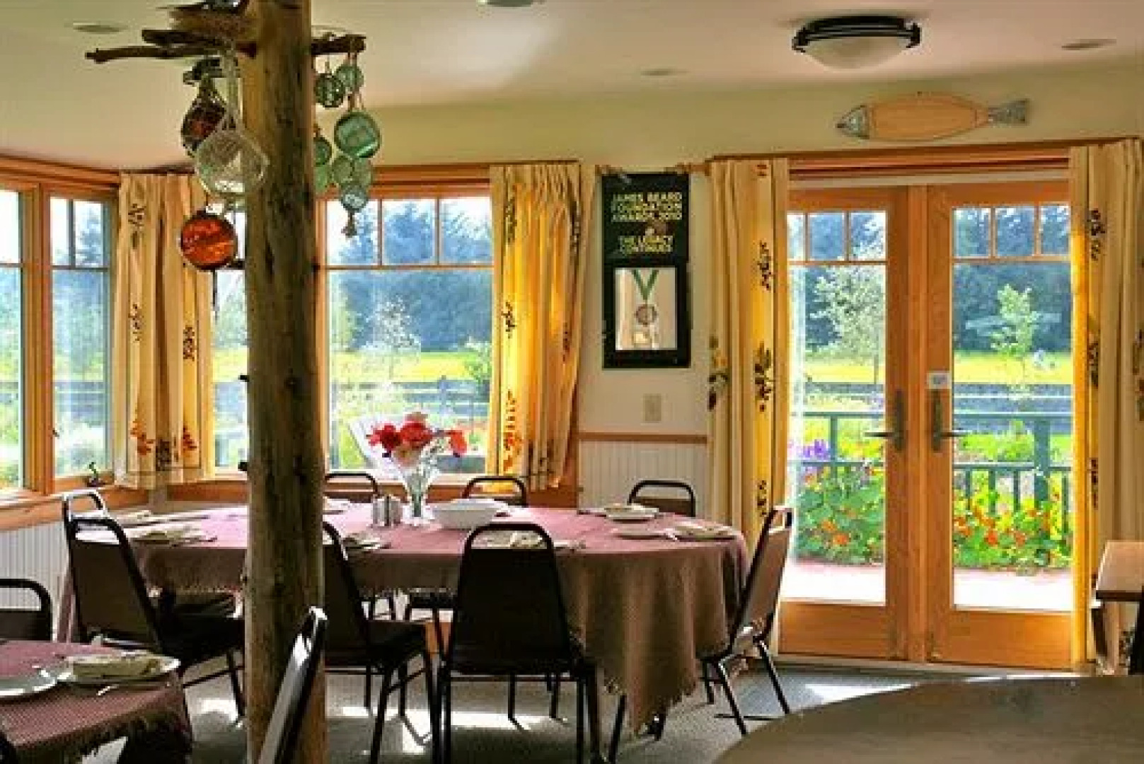 Gustavus Inn at Glacier Bay