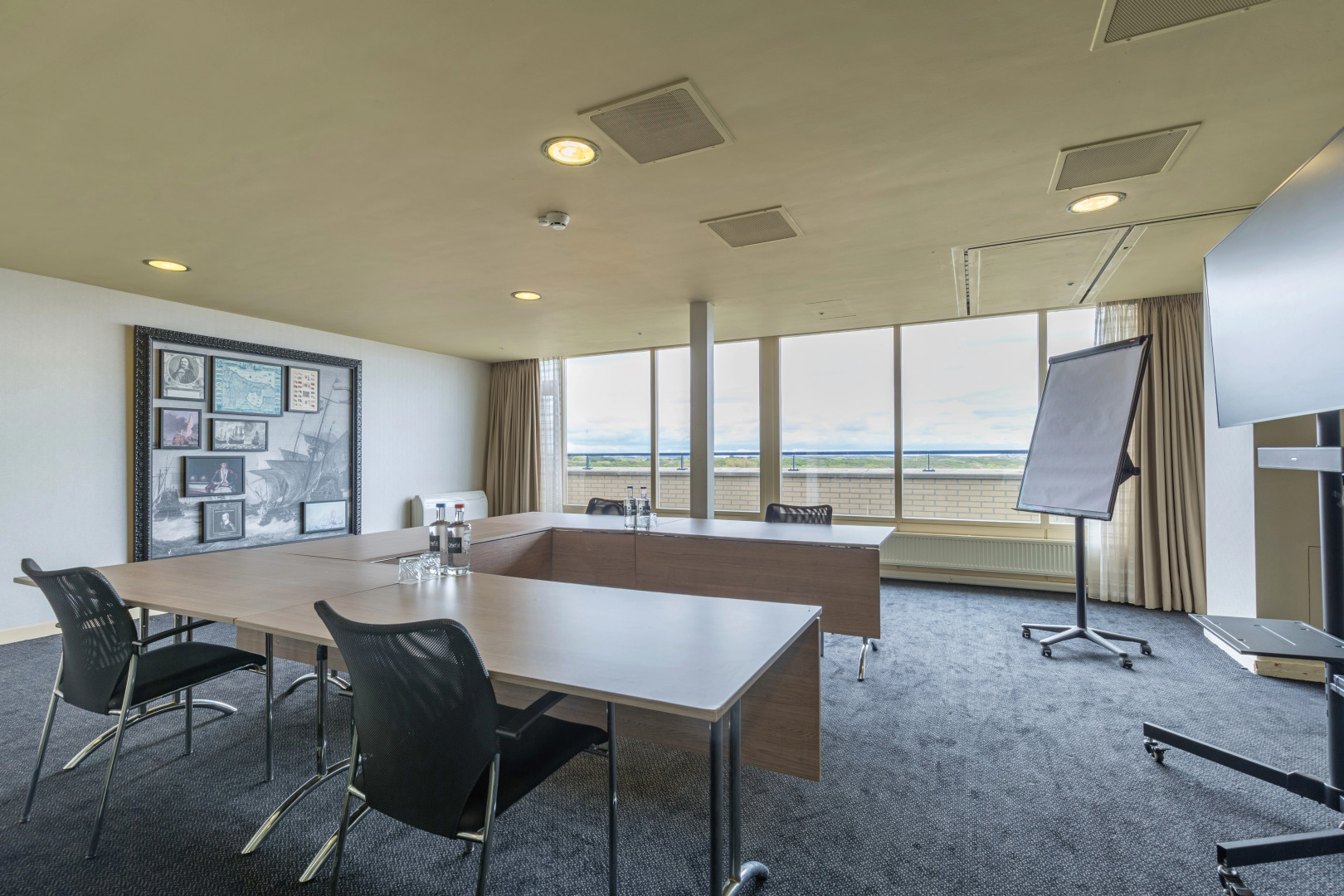 Leonardo Hotel IJmuiden Seaport Beach