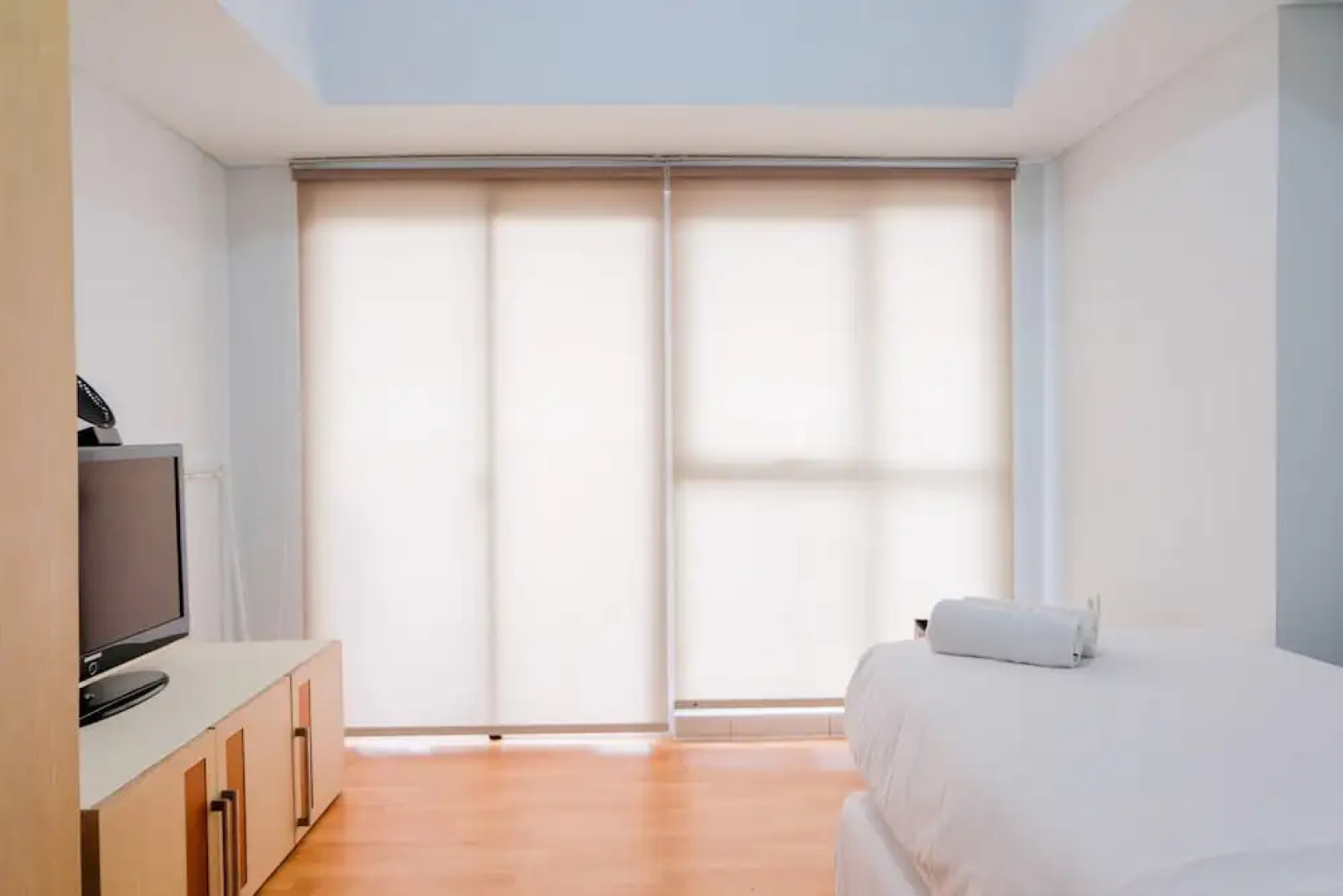 Homey Studio Room At Casa De Parco Apartment By Travelio