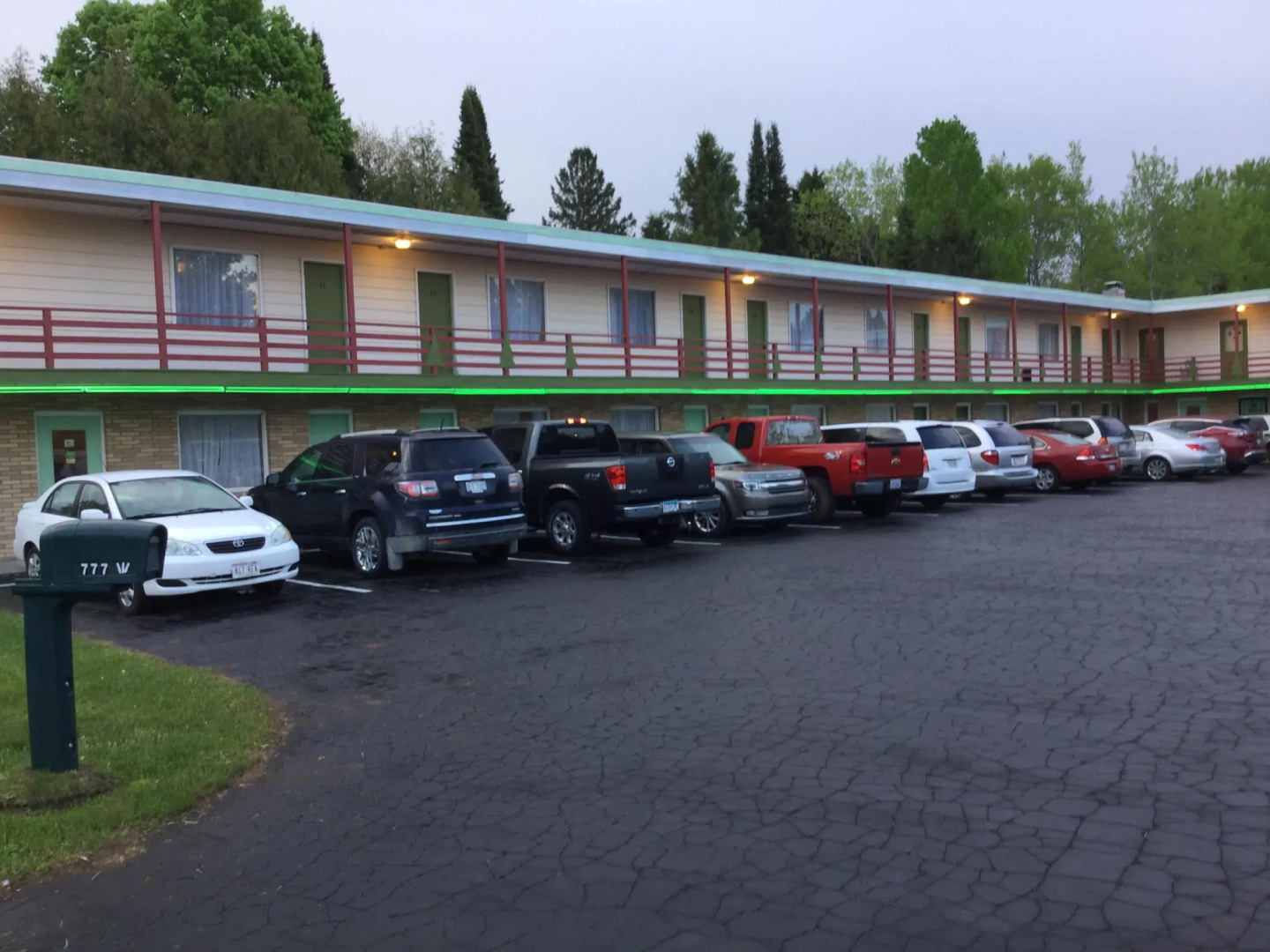 Cedars Motel