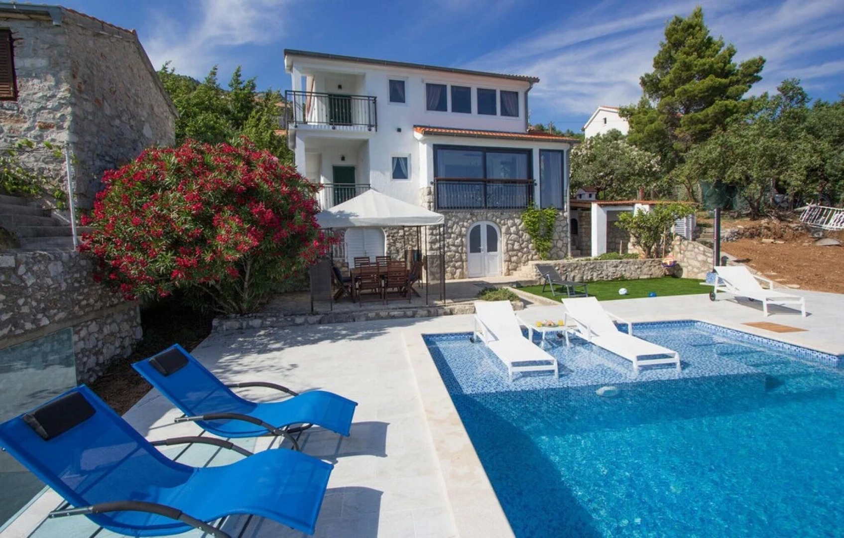 Amazing Home in Zavala With 3 Bedrooms, Wifi and Outdoor Swimming Pool