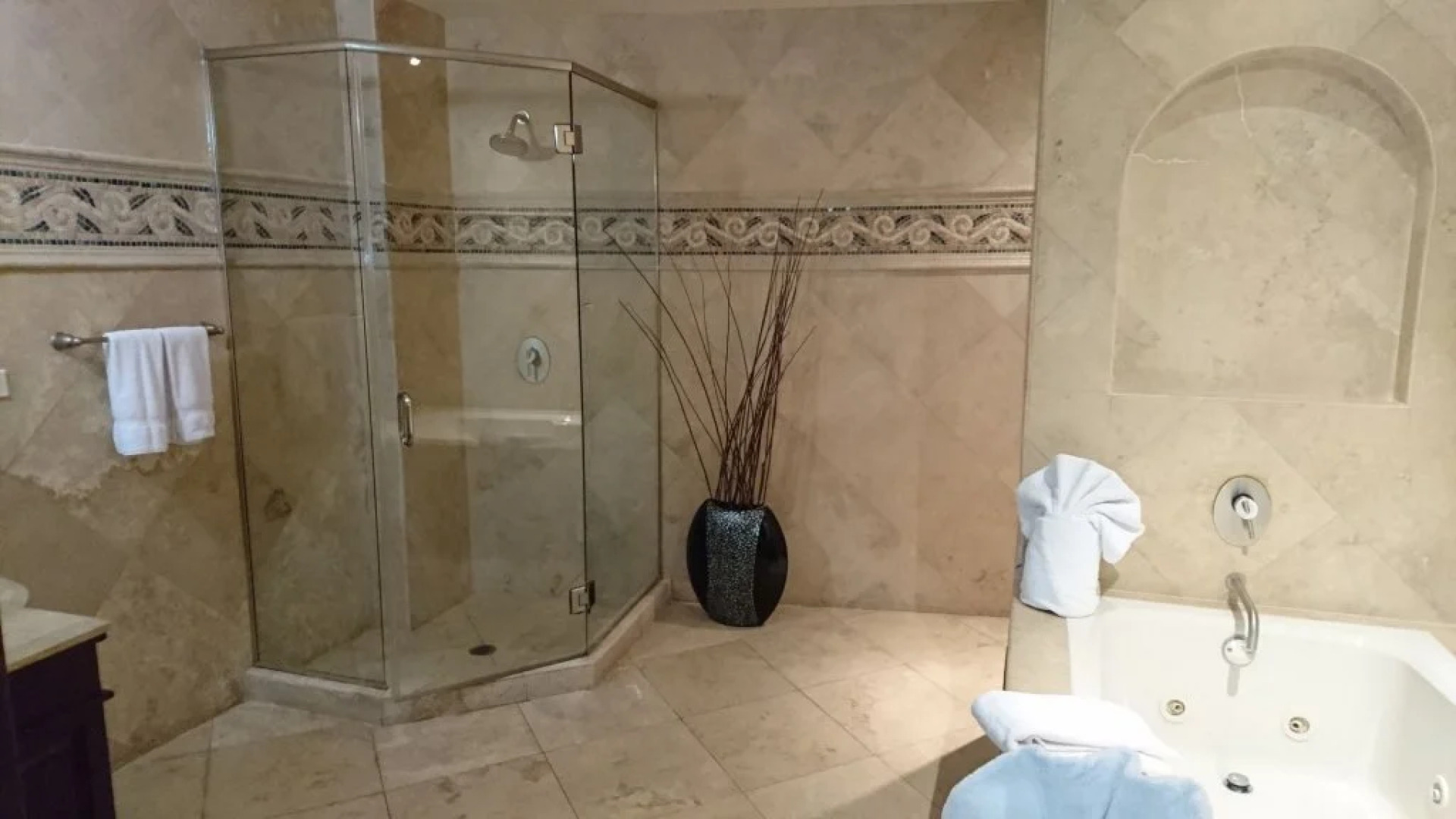 Las Olas Resort and Spa