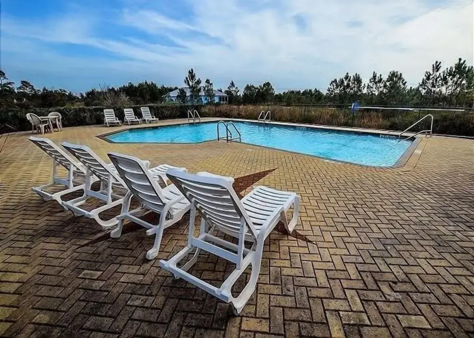 The Rookery Iii 7011 3 Bedroom Cottage by RedAwning