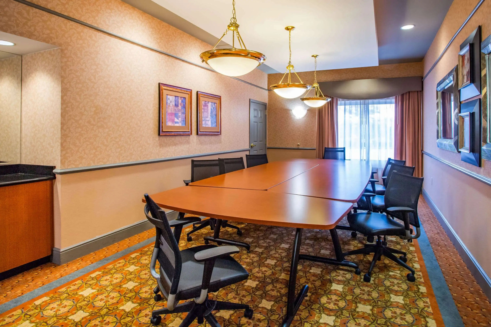 La Quinta Inn & Suites by Wyndham Islip - MacArthur Airport