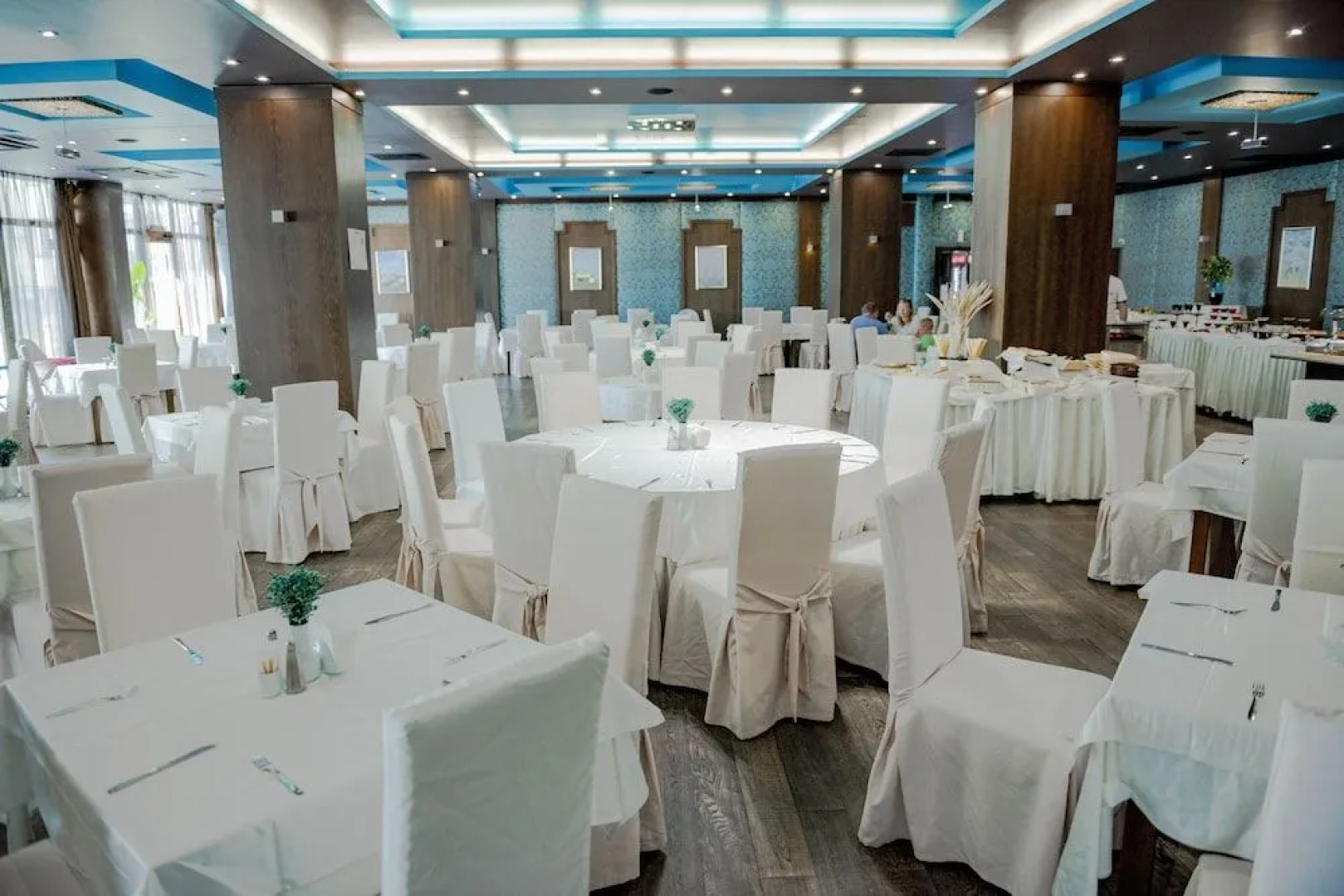 Menada Garden of Eden