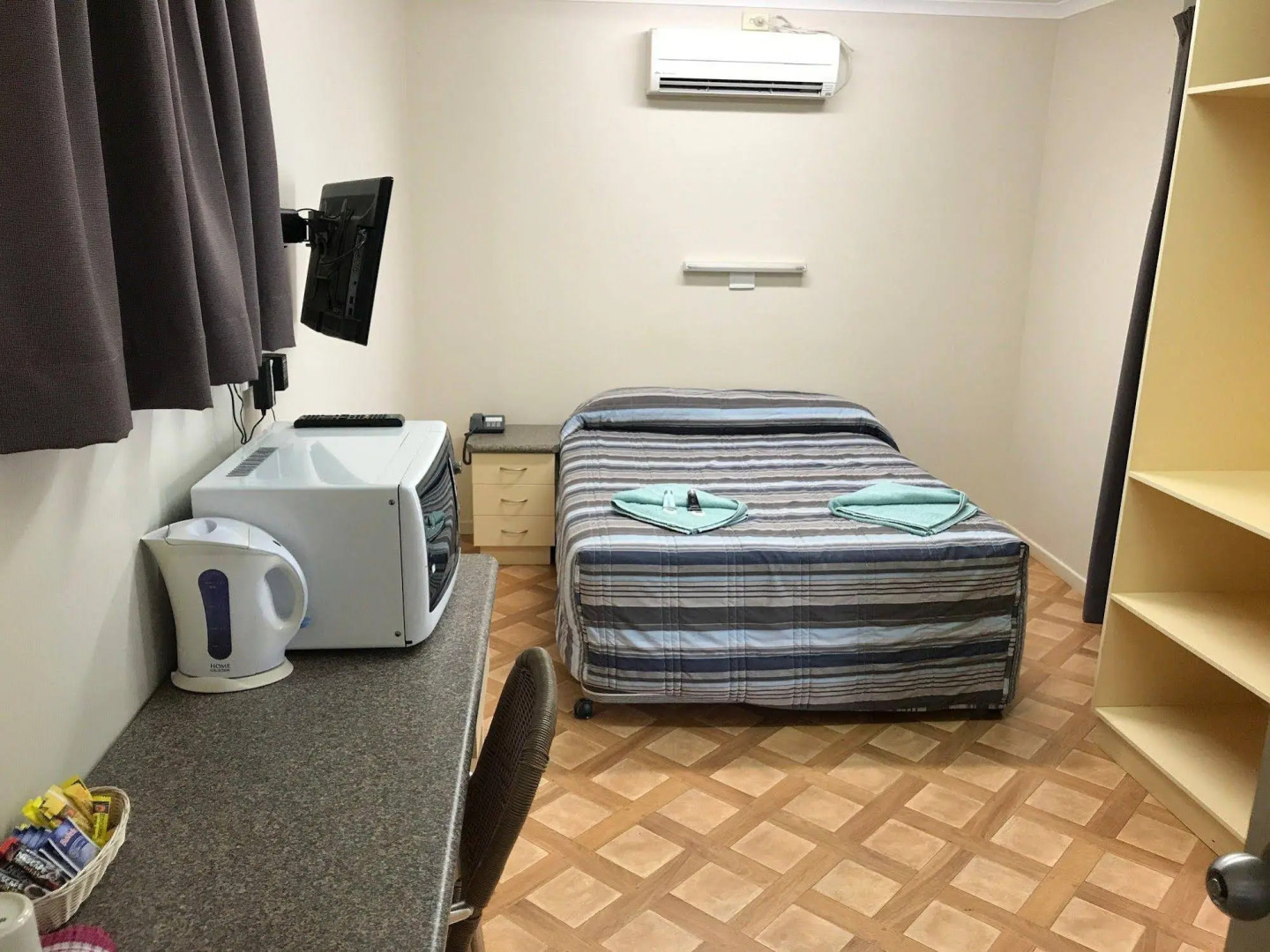 Albatross Bay Resort