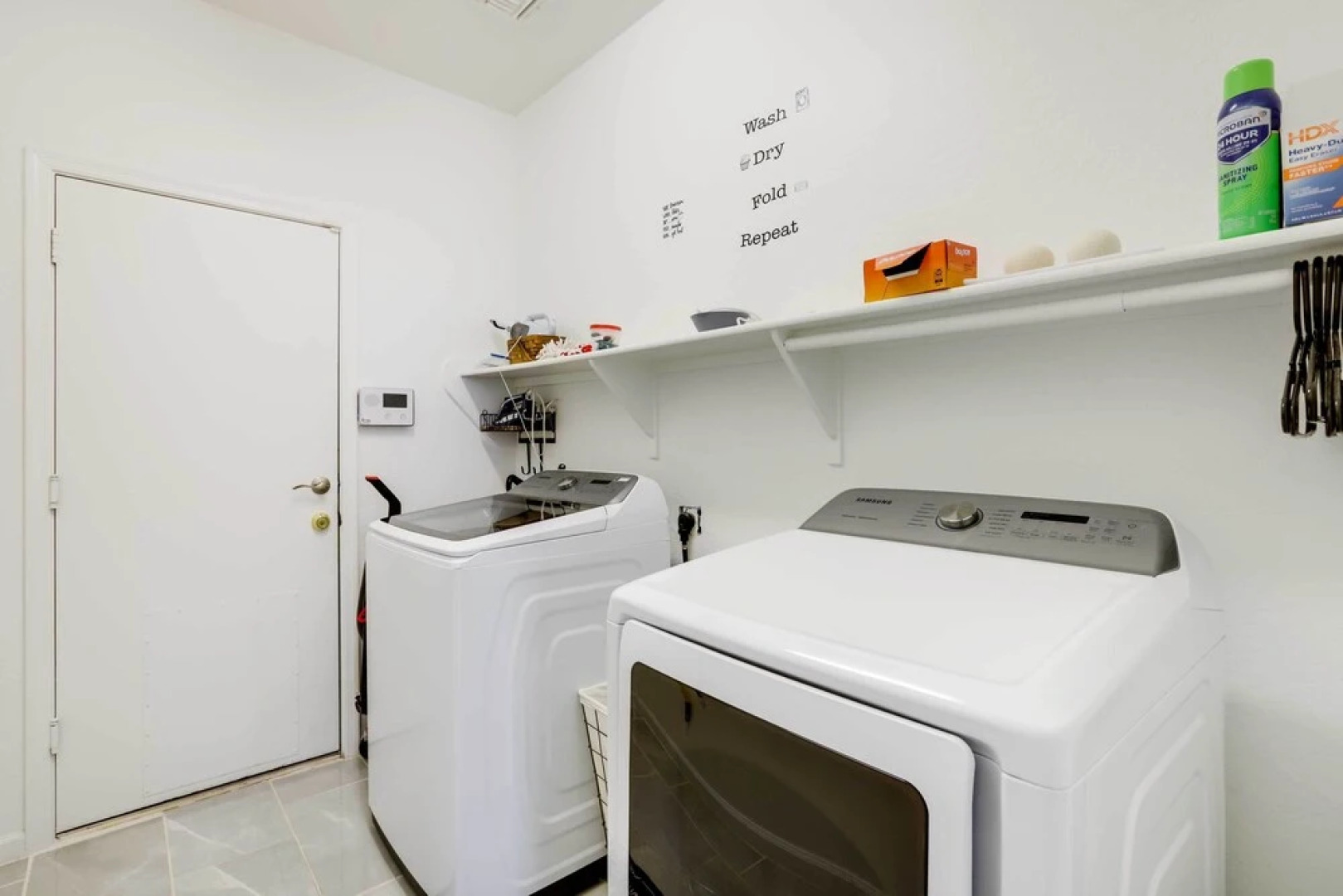 Pool, Fire Pit & Grill: Goodyear Home!