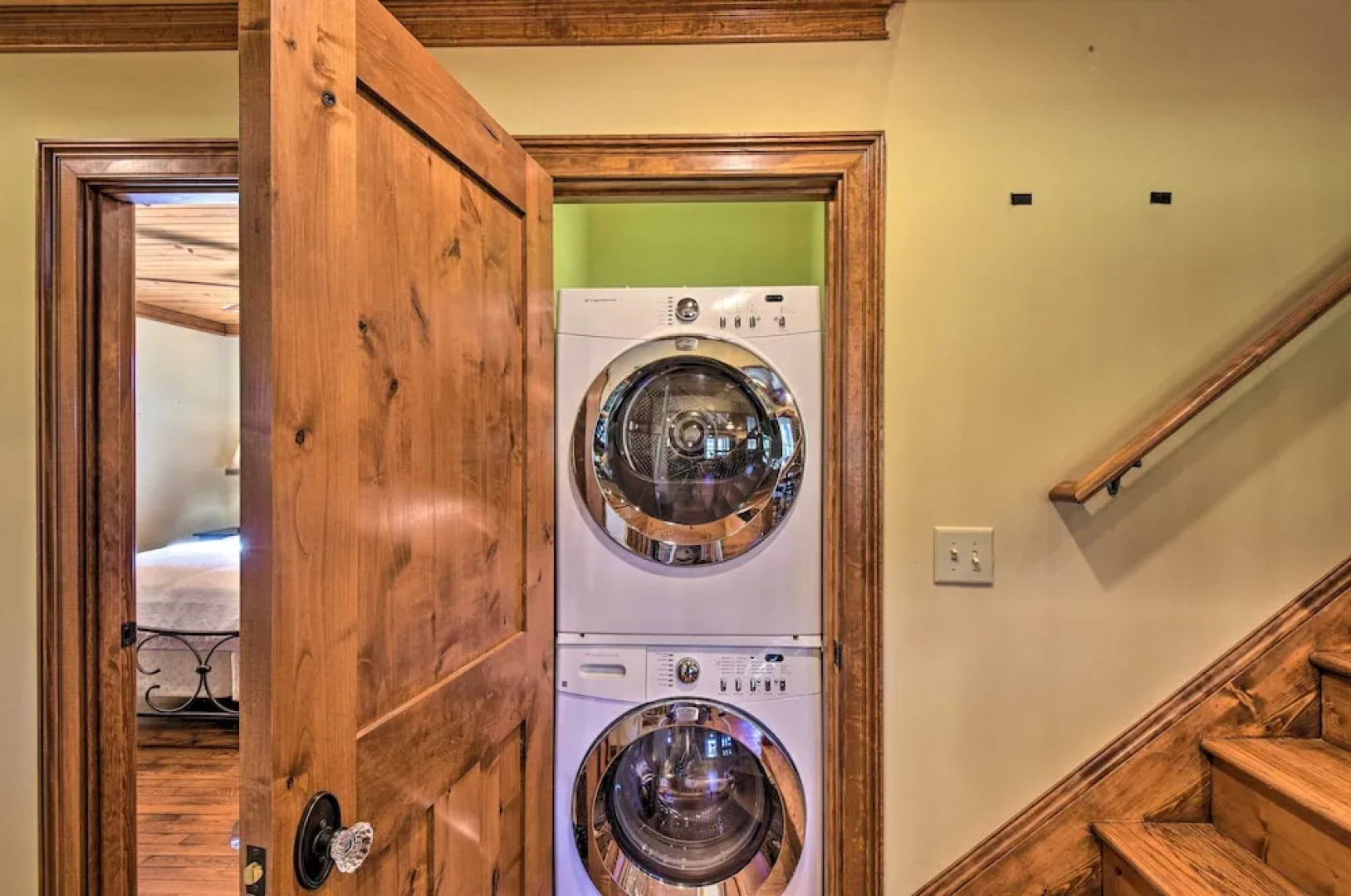 Clarkesville Ranch Cabin w/ Screened-in Porch!