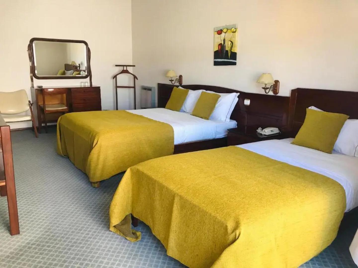 Hotel Colmeia Monte Real