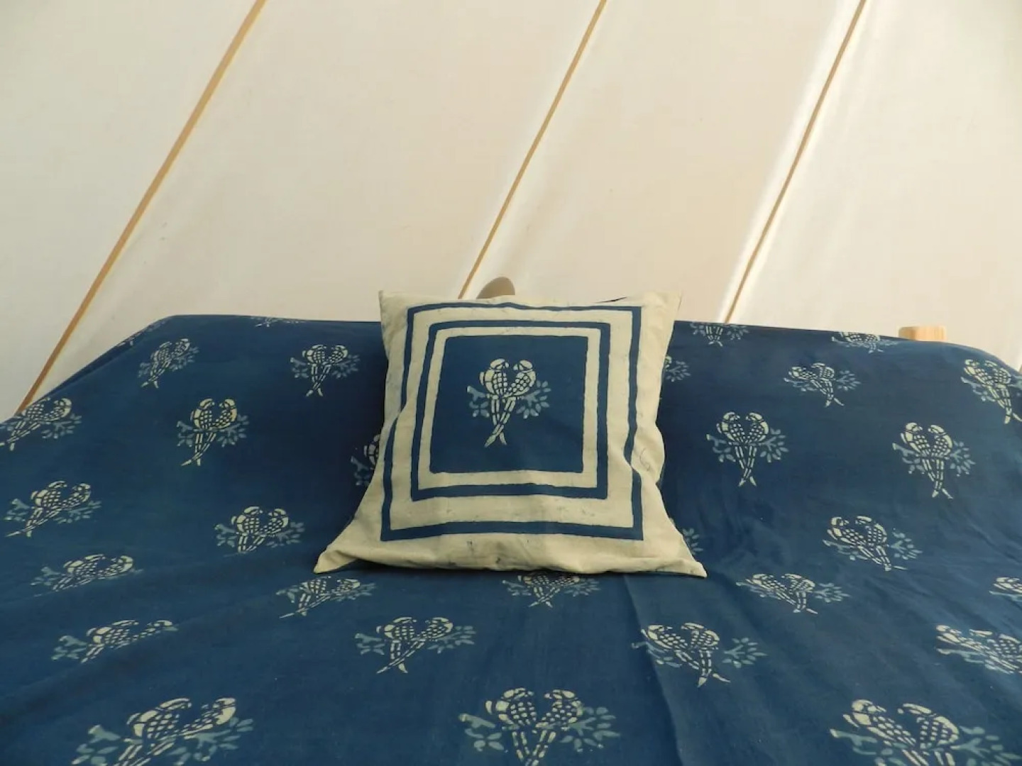 Cosy 5m Bell Tent Glamping in Rural Herefordshire