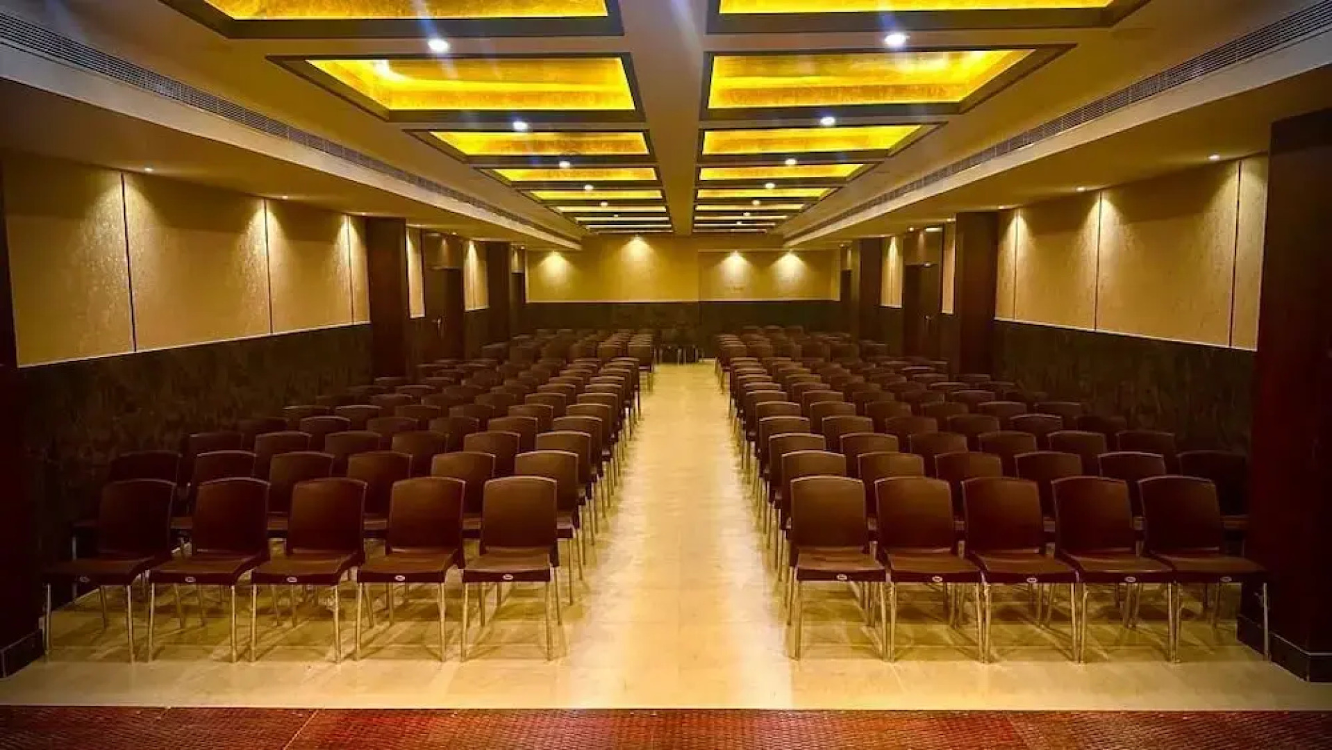 La Grande Suite & Banquet Hall