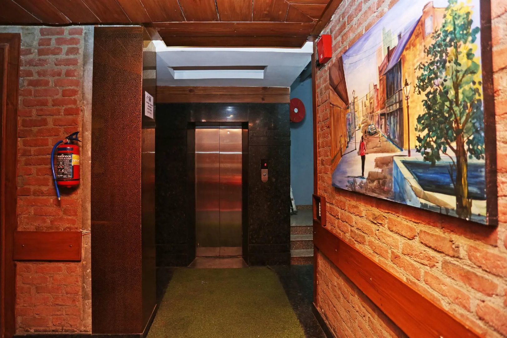 FabHotel The Townhouse