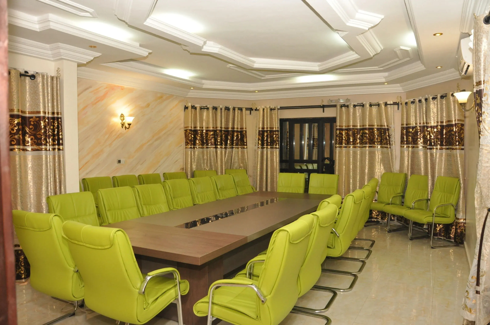 Diamond Hotel