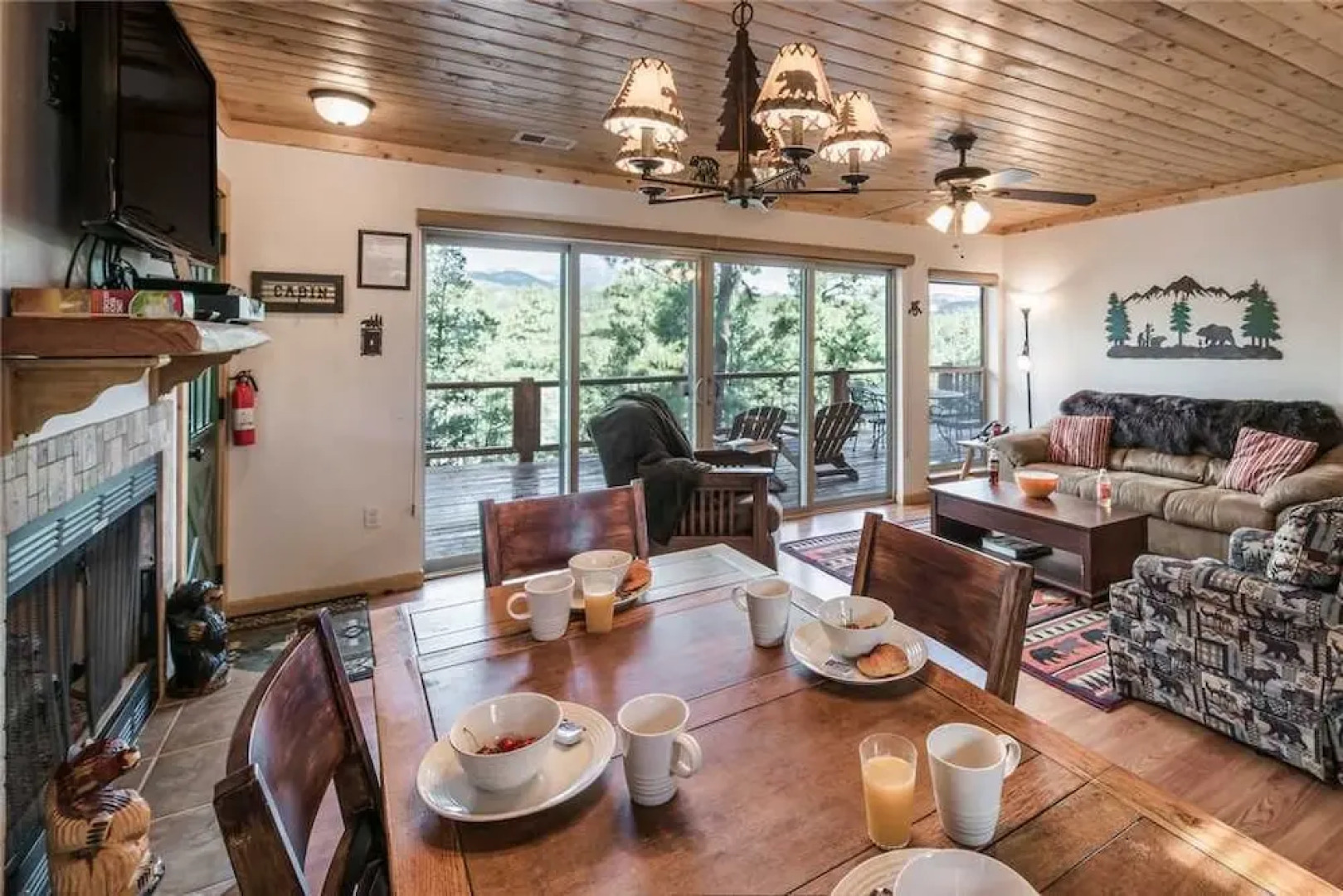 Aurora Montealis - Two Bedroom Cabin