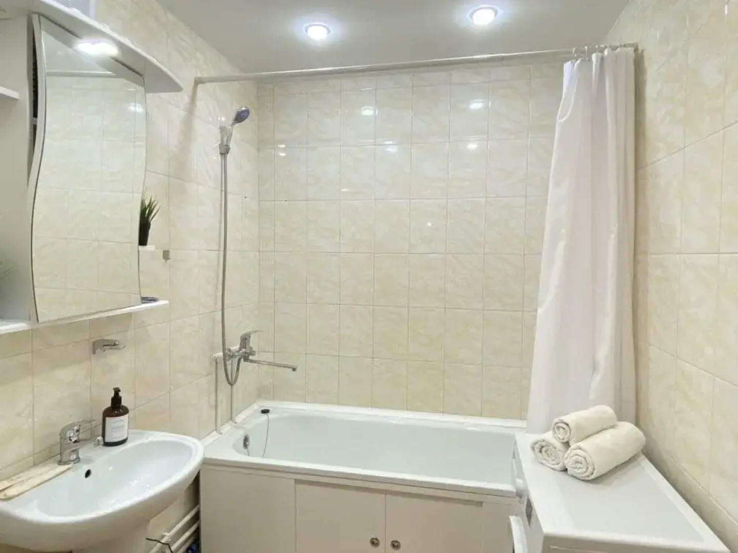 Moon72 (Мун72) на улице Созидателей