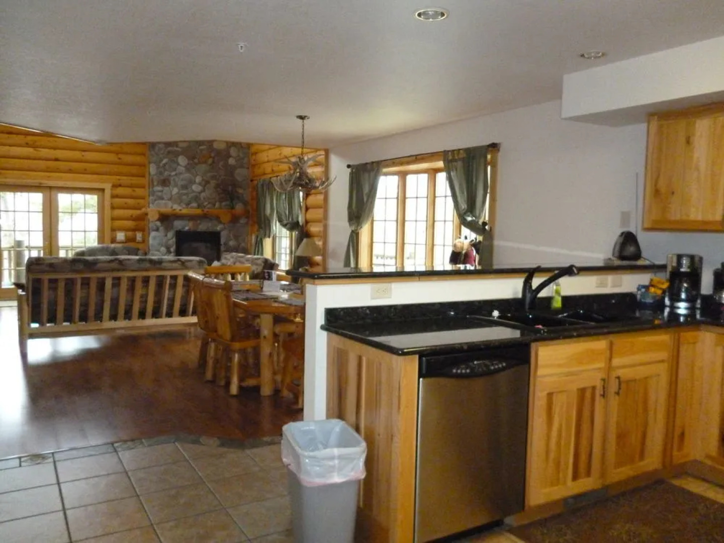 Log Gables - Lake Front