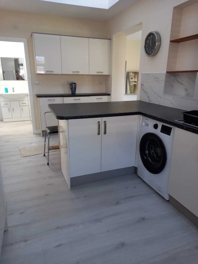 Captivating 2-bed House in Warden and Close to sea