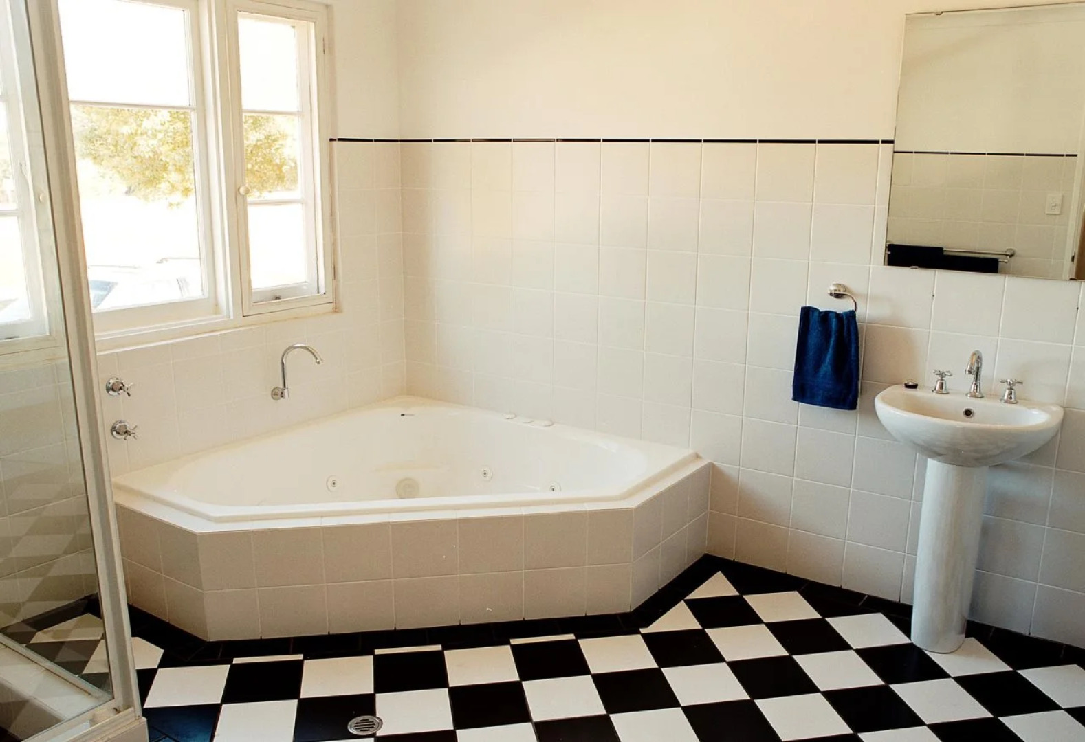 Vineyard Cottage at Upper Reach Winery