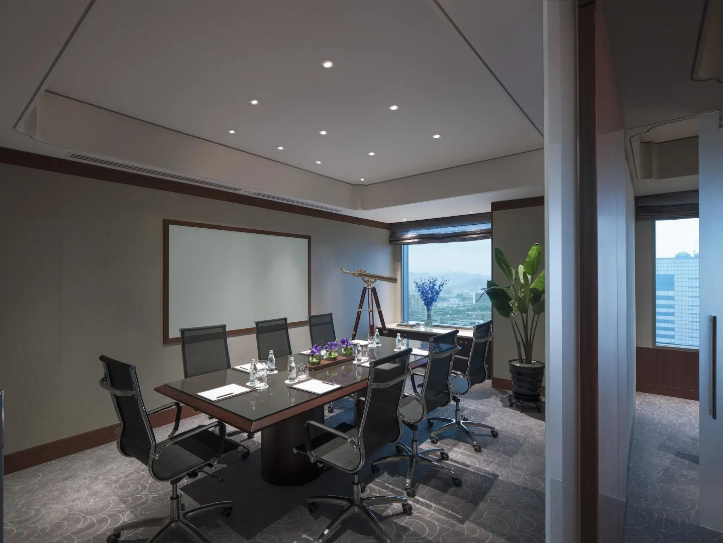 Shangri-La Far Eastern, Taipei