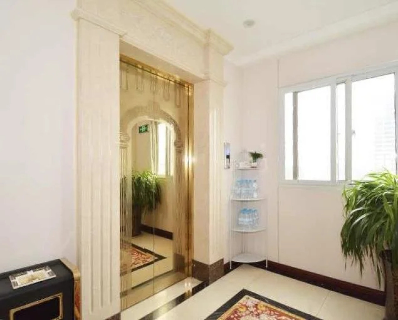 Moon&Bay Theme Hotel