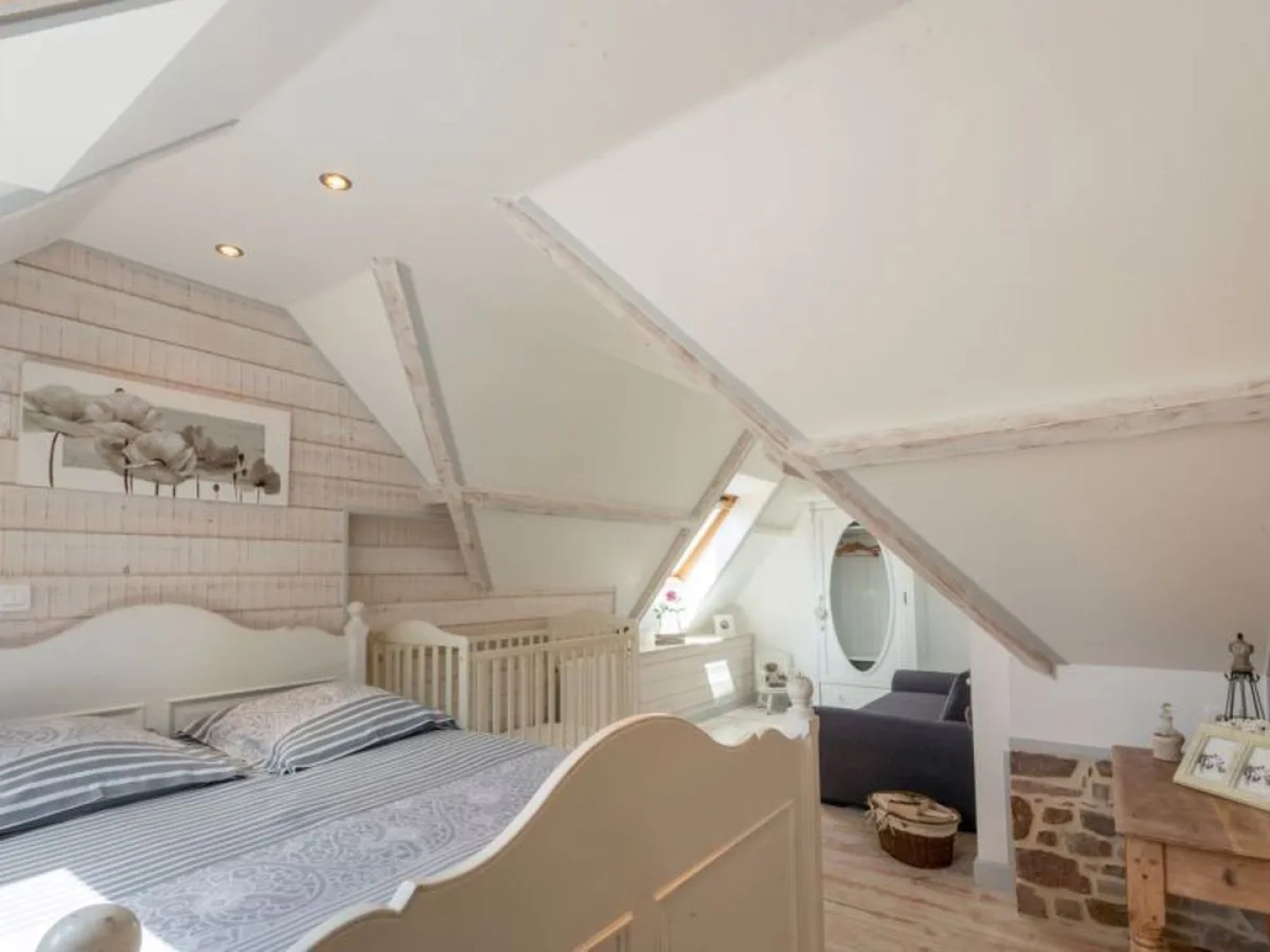 Holiday Home Zoé (CEZ407)