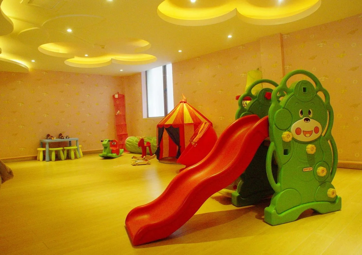 Guangdong Victory Hotel - Free shuttle bus to exhibition center during Canton Fair