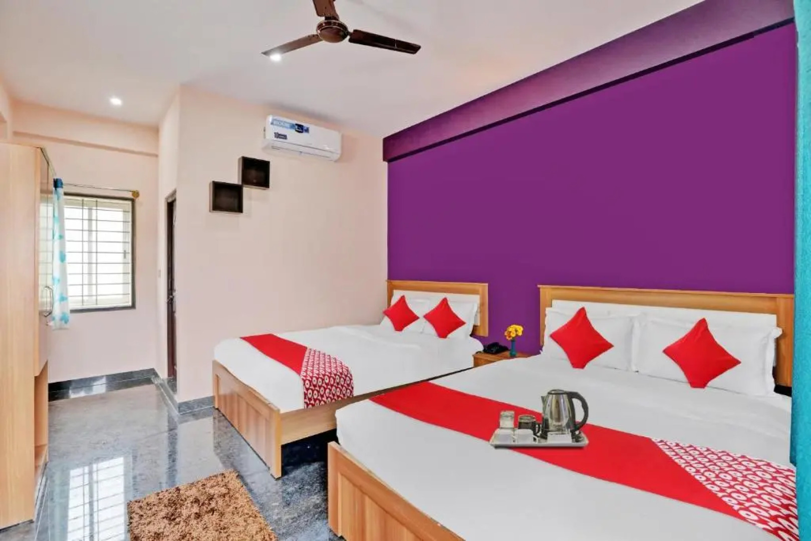 Flagship 93452 The Runway Inn Resort