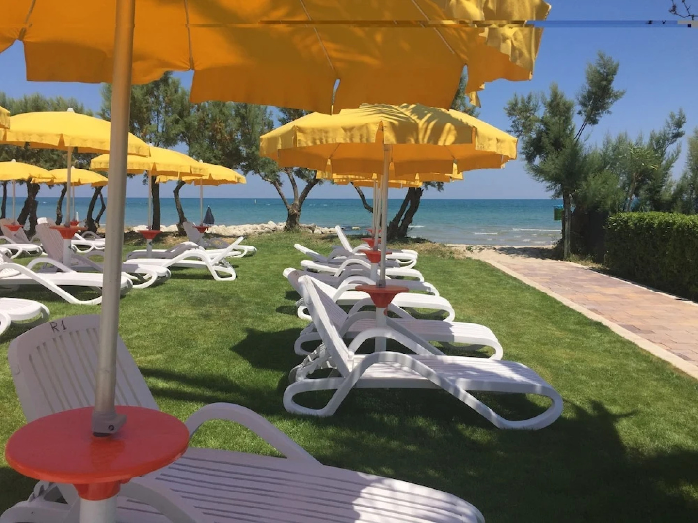 House in Residence With Swimming Pool, Near the Sea