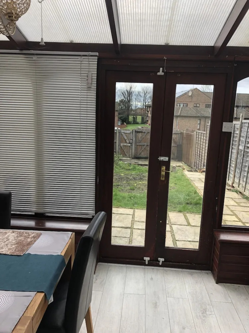 Lovely 3-bed House in Farnham Royal Slough