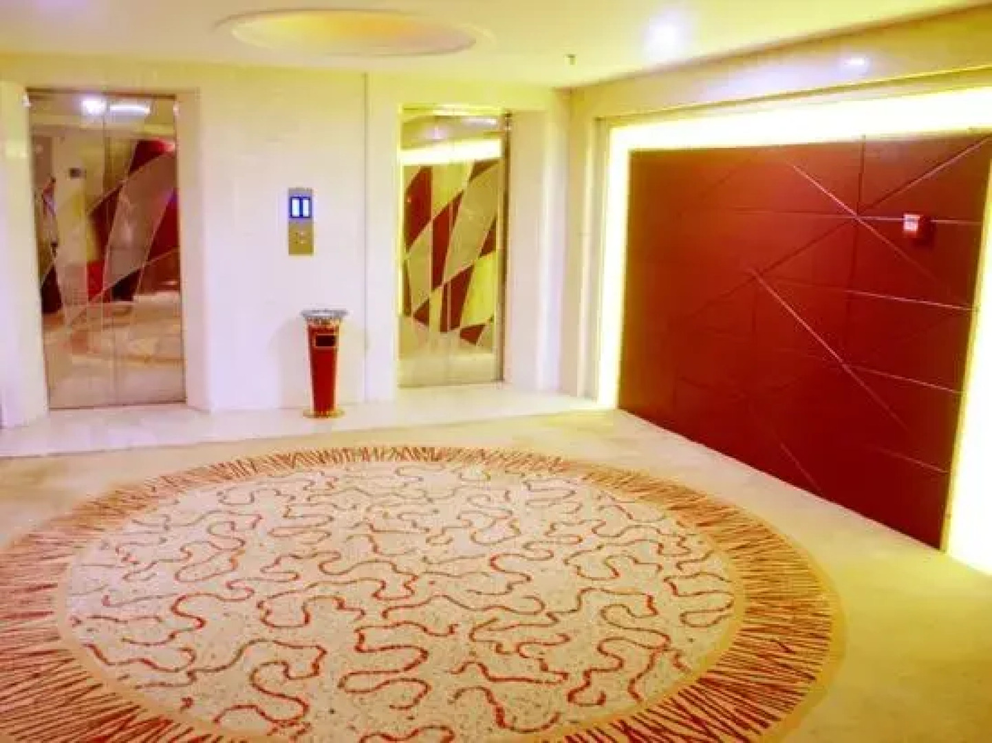 Oriental Hawaii Holiday Hotel