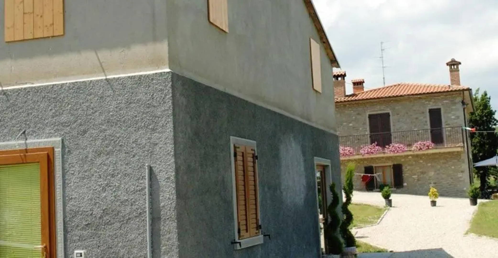 One bedroom appartement with shared pool enclosed garden and wifi at Caprese Michelangelo