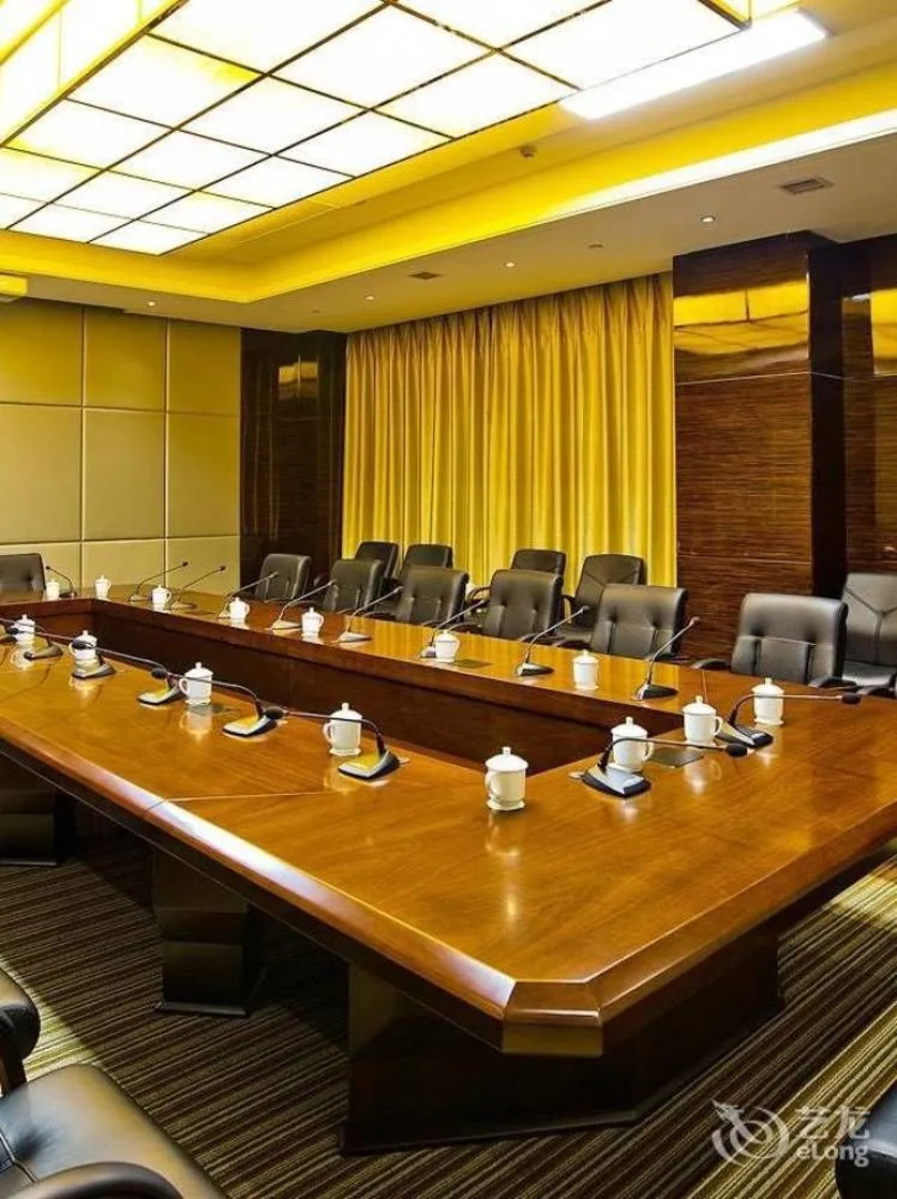 Yichang Golden Lion Hotel