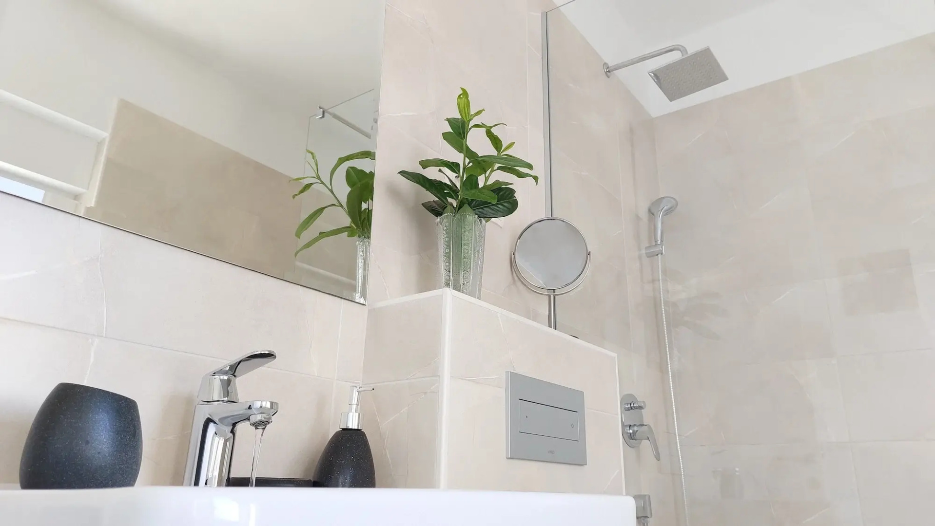 Refresh Boutique Apartments