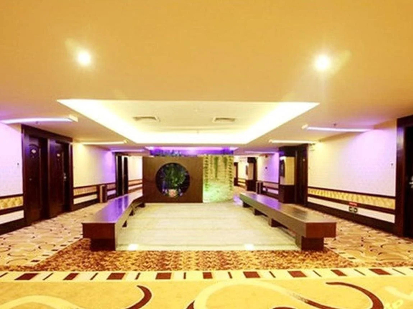 Jin Yu Hotel (Zhuhai Gongbei Port Pedestrian Street)