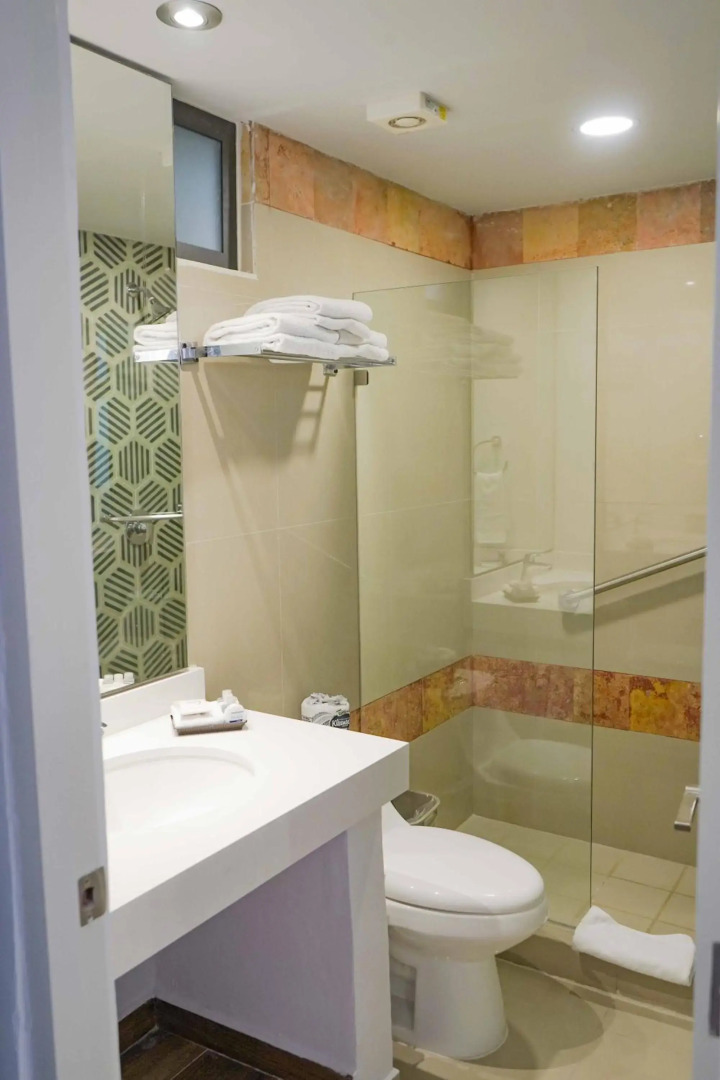 Luna Palace Hotel and Suites