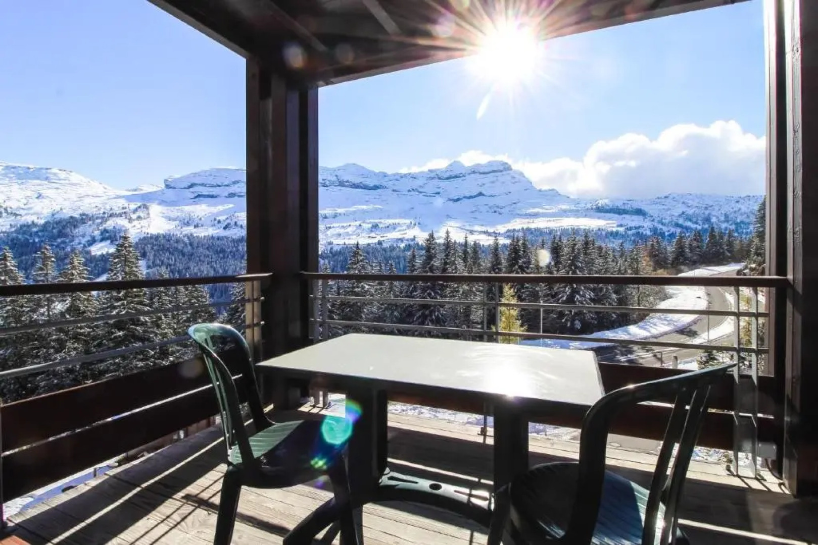 Stunning 3-bedroom apartment with mountain views