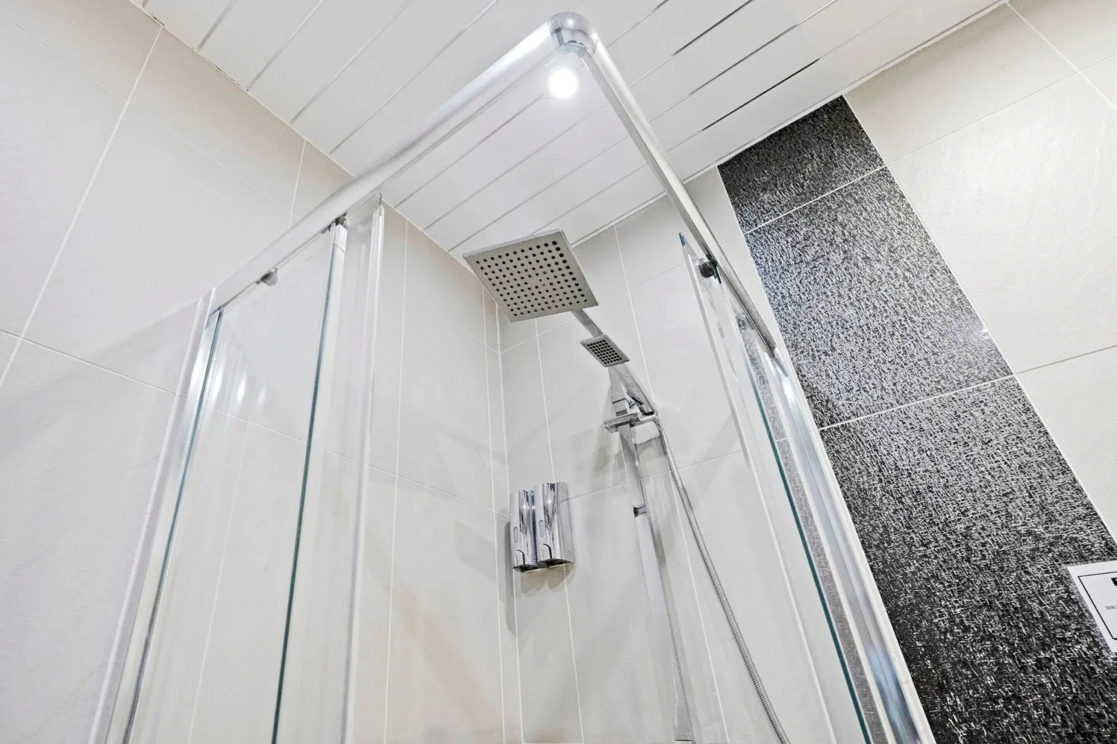 OYO The Baltimore Hotel