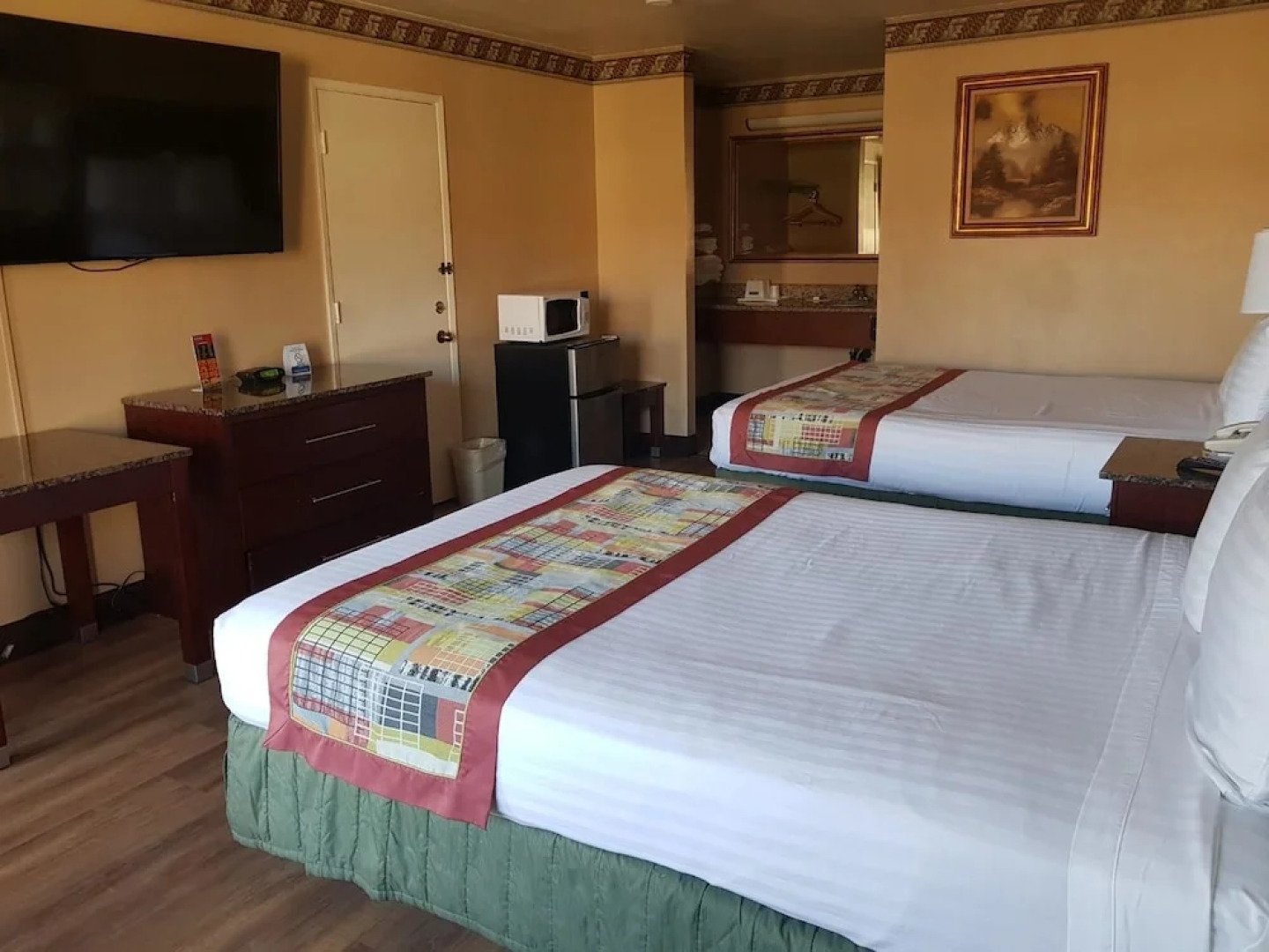 Travelodge Costa Mesa - Newport Beach Hacienda