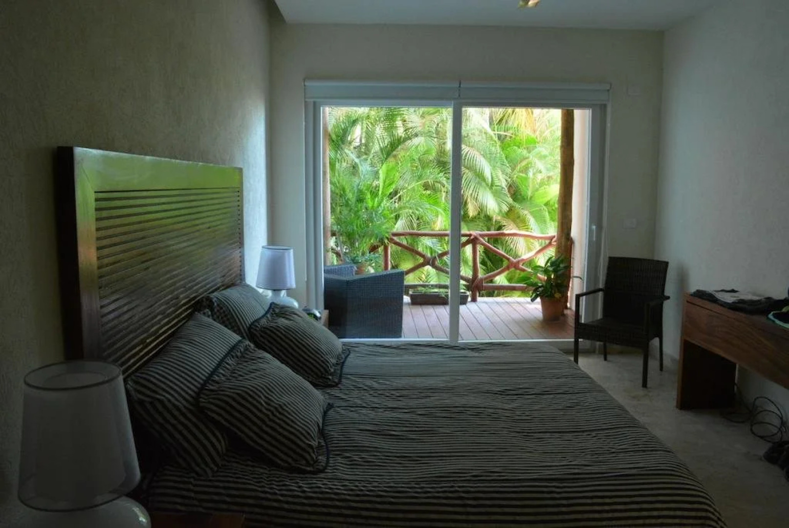 Pajaro de Fuego, Chelsea's Luxury Units