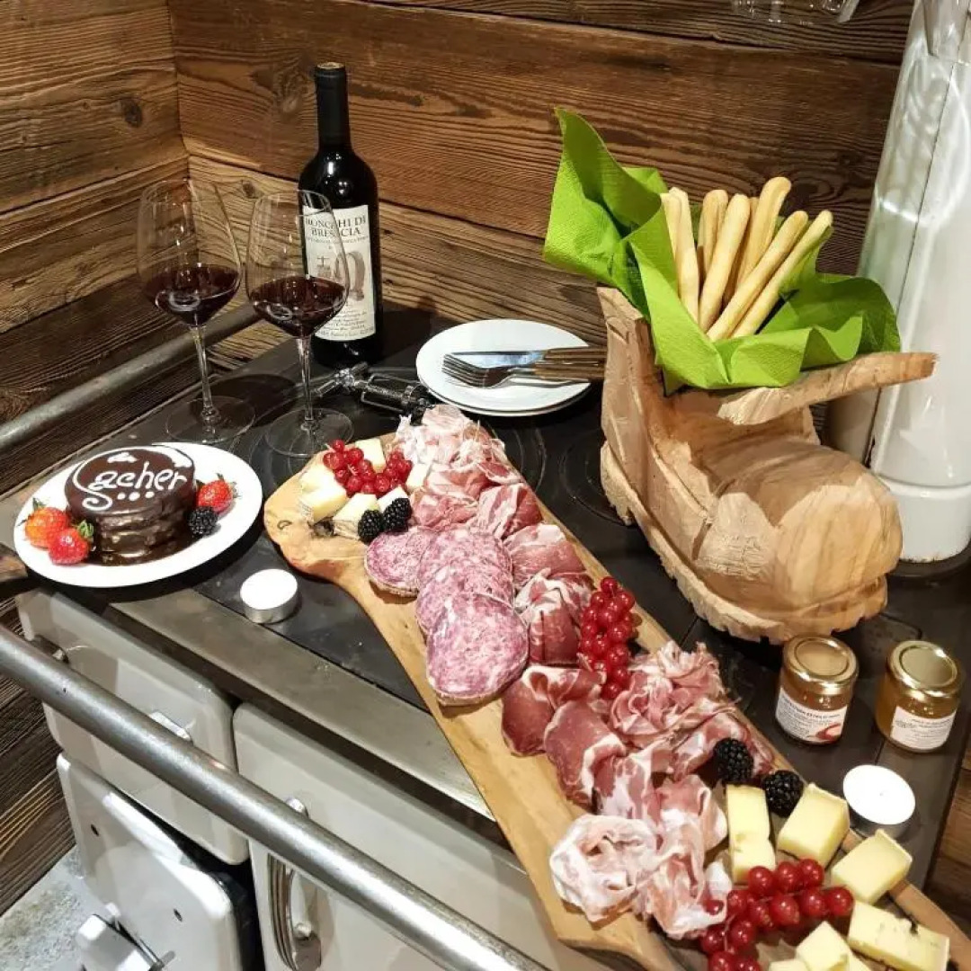 Urban Pic Nic (Adults Only)