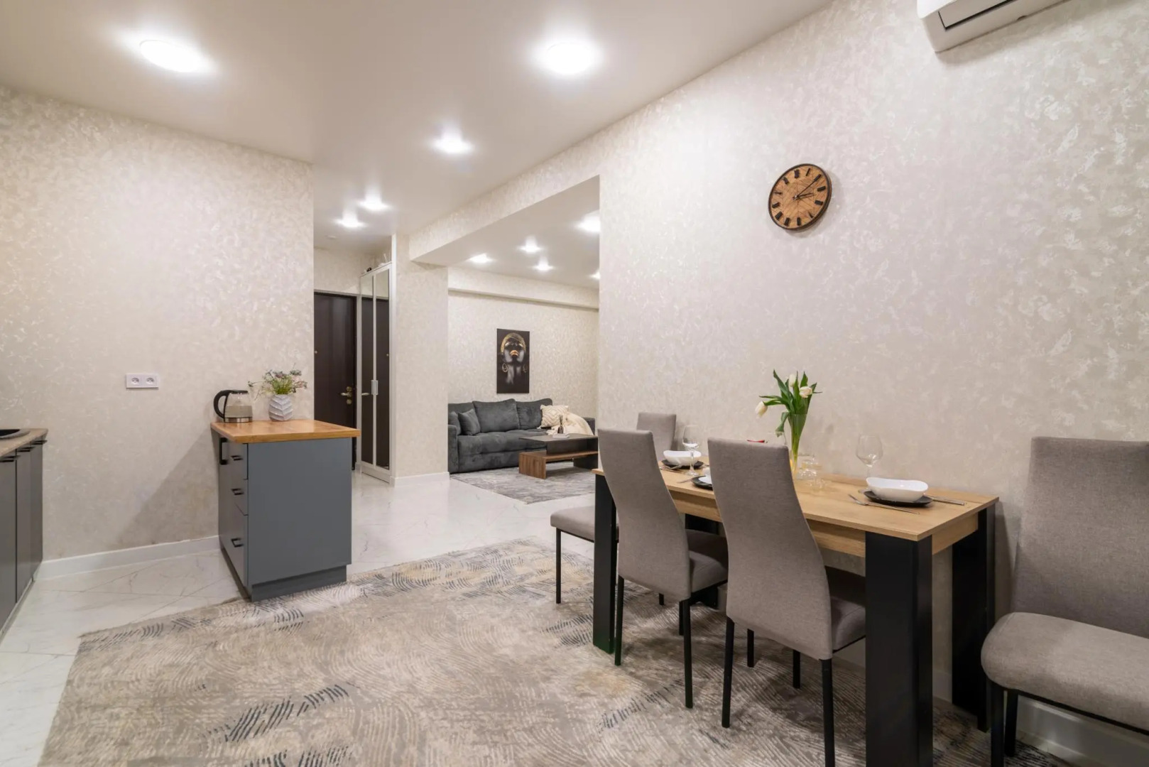 Bon voyage на улице Молодежная