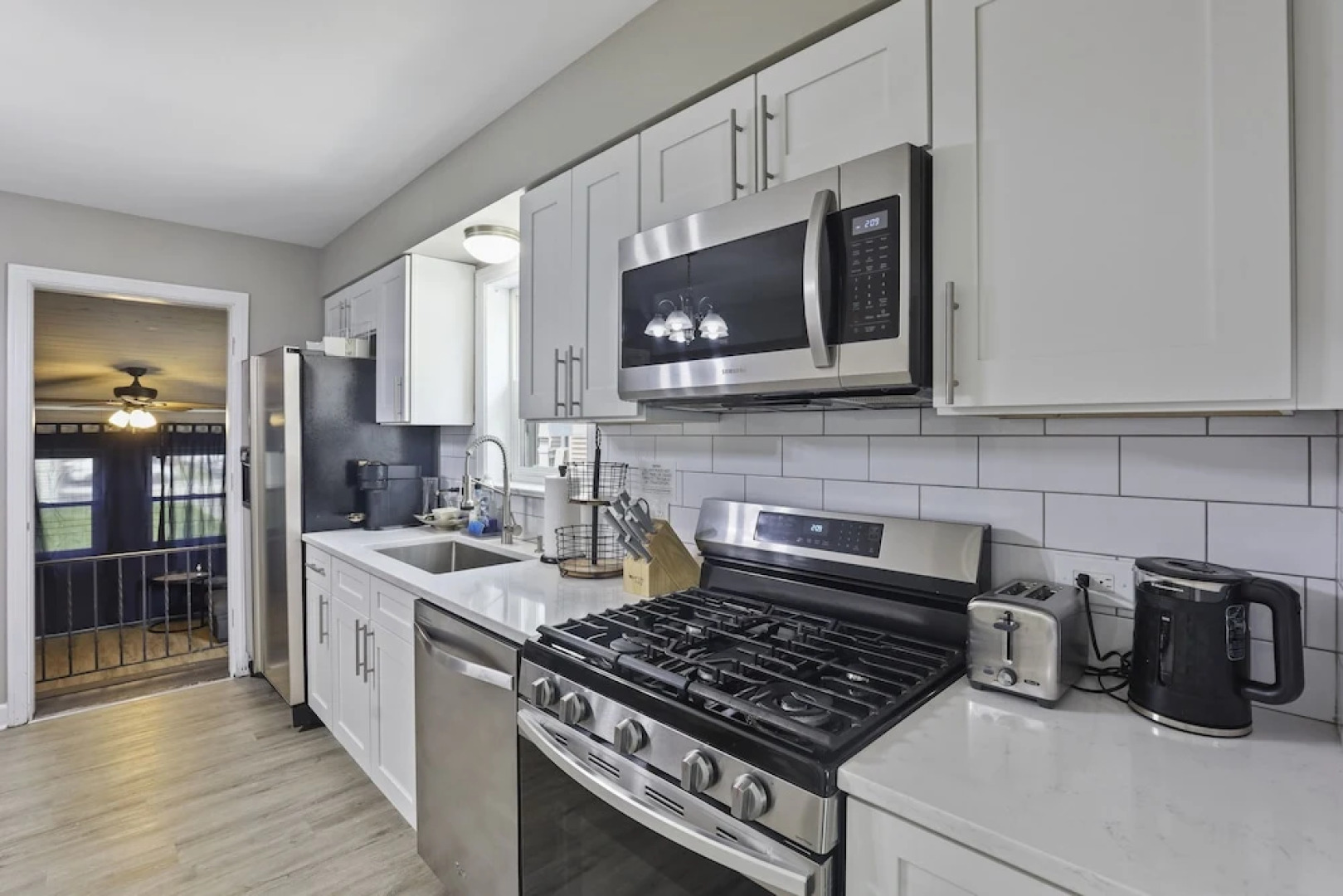 Charming Retreat In The Heart Of Des Plaines 3 Bedroom Residence by RedAwning