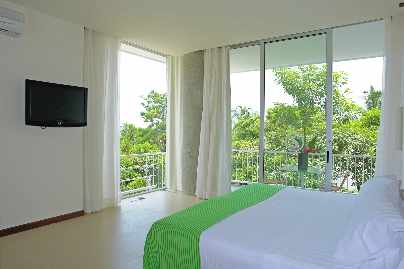 Santorini Hotel & Resort