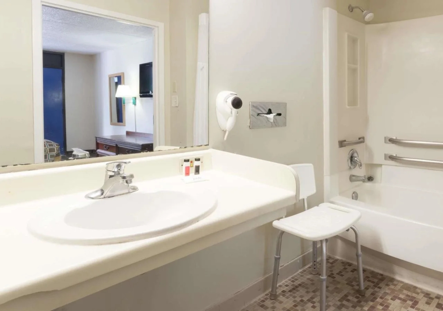 Travelodge by Wyndham Savannah Area/Richmond Hill